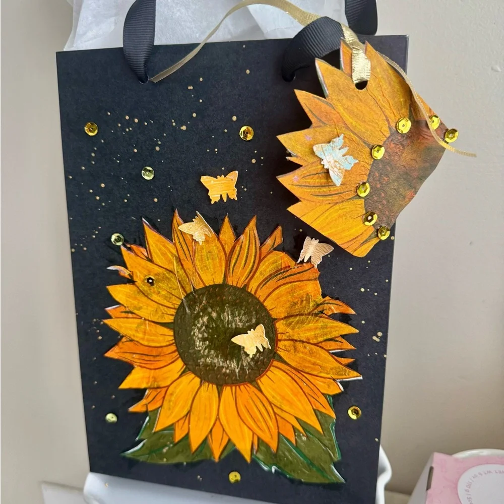 Delux mixed media gift bag set